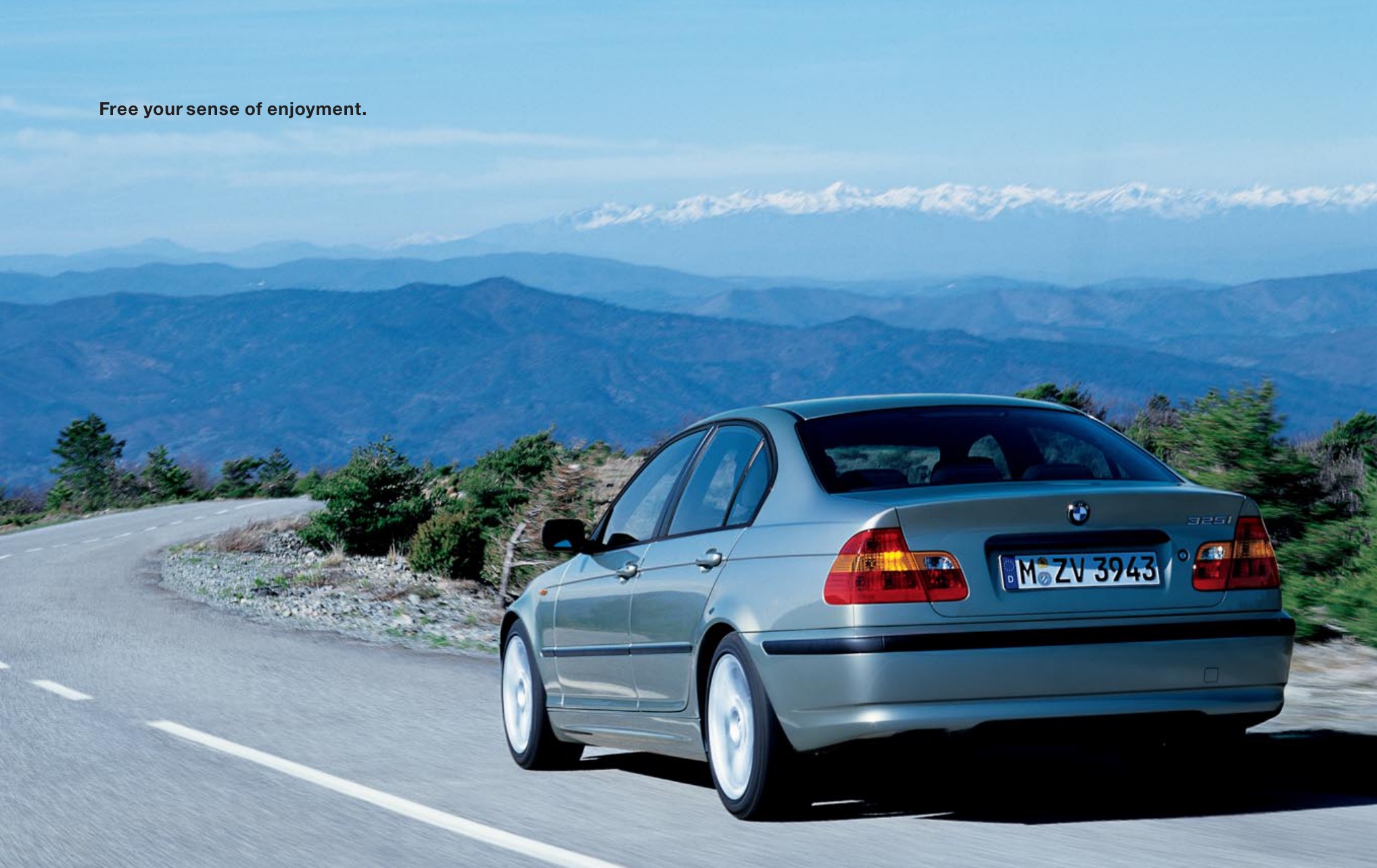 2004 BMW 3 Series Sedan Brochure Page 2